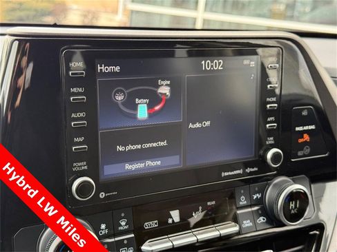 Used 2022 Toyota Highlander LE image 24
