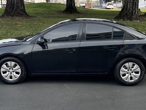 Used 2014 Chevrolet Cruze LS image 3