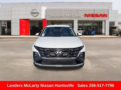 Used 2025 Hyundai Tucson SE FWD image 11