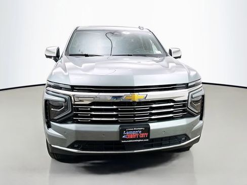 New 2025 Chevrolet Suburban Premier image 2