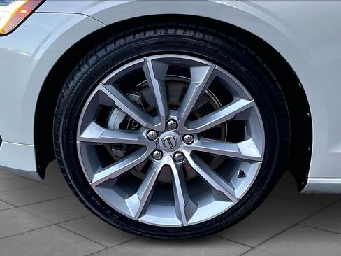 Used 2020 Volvo S60 T5 Momentum image 10