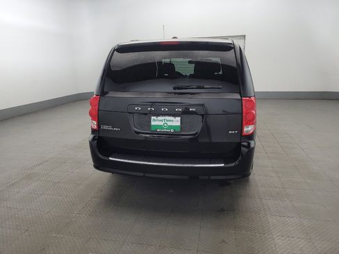 Used 2020 Dodge Grand Caravan SXT image 7