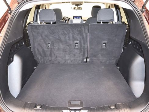 Certified 2021 Ford Escape SE w/ SE Sport Appearance Package image 32