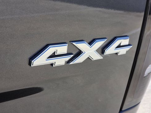 Used 2018 RAM 2500 Laramie image 12