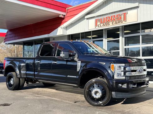 Used 2019 Ford F450 Limited image 1