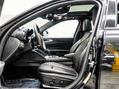 Used 2022 Alfa Romeo Giulia Ti image 35