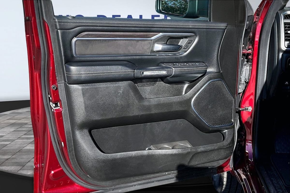 Used 2025 RAM 1500 Laramie AWD/4WD image 21