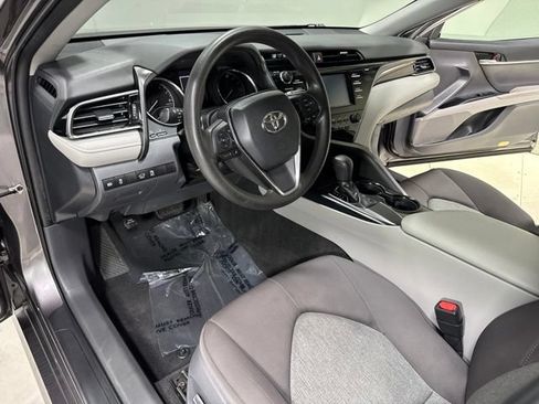 Used 2019 Toyota Camry LE FWD image 12