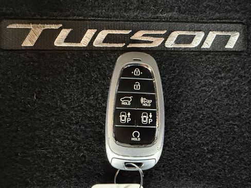 Used 2023 Hyundai Tucson Limited image 32