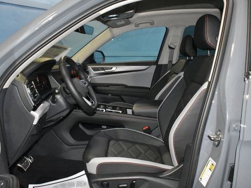 New 2026 Volkswagen Atlas Peak Edition AWD/4WD image 6