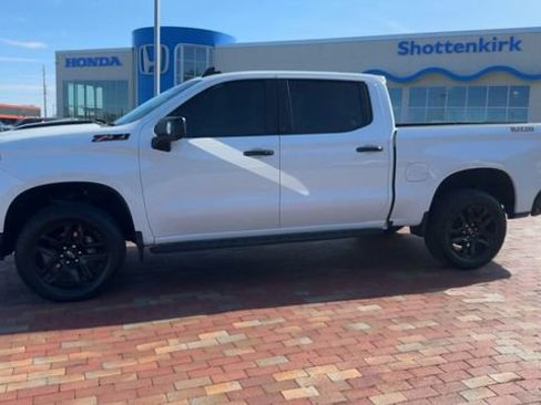 Used 2025 Chevrolet Silverado 1500 LT Trail Boss w/ Convenience Package II AWD/4WD image 7