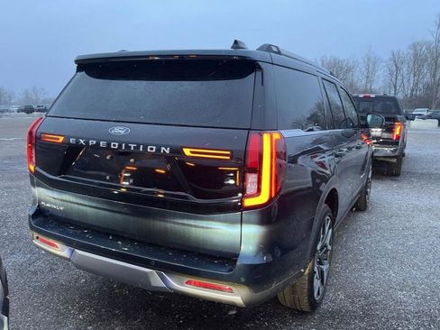 Used 2025 Ford Expedition Platinum w/ Platinum Ultimate Package image 2
