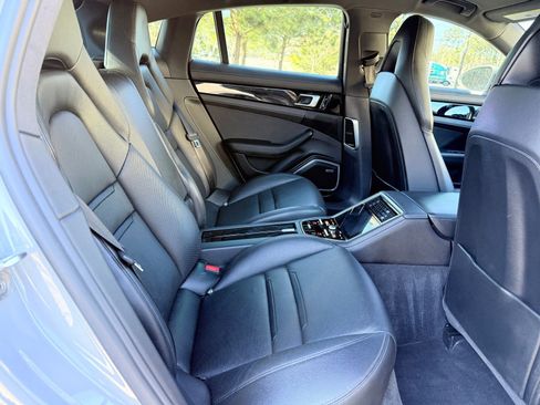 Used 2018 Porsche Panamera 4S image 40