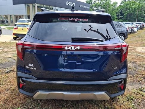 Certified 2025 Kia Seltos EX AWD/4WD image 5