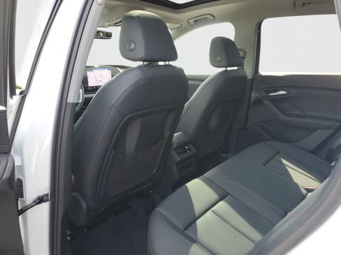 New 2025 Audi Q6 e-tron Premium image 15