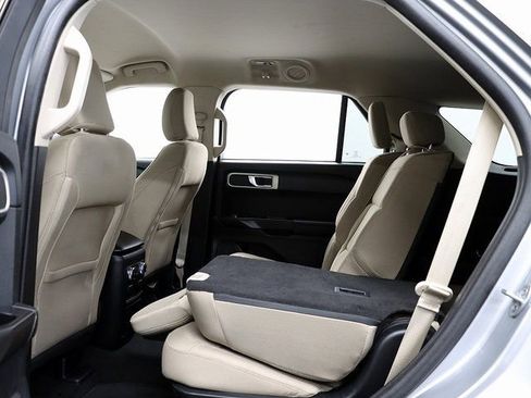 Used 2023 Ford Explorer 4WD image 13