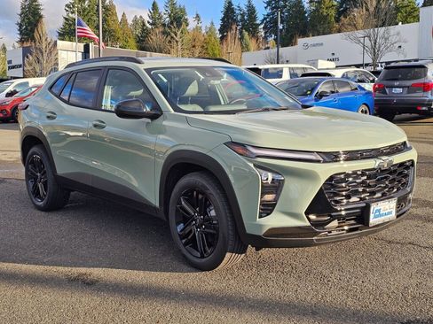 New 2026 Chevrolet Trax ACTIV w/ Sunroof Package image 3