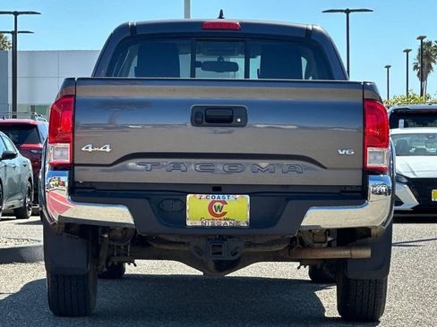 Used 2017 Toyota Tacoma SR5 w/ Tow Package image 5
