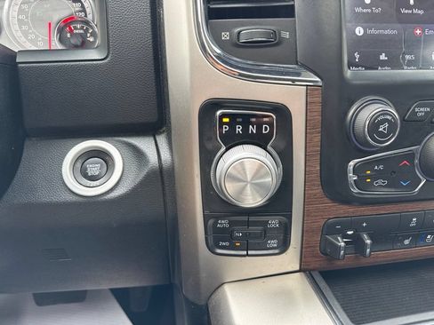 Used 2018 RAM 1500 Laramie w/ Convenience Group AWD/4WD image 38