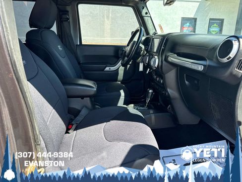 Used 2014 Jeep Wrangler Unlimited Rubicon AWD/4WD image 11
