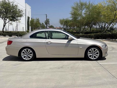 Used 2012 BMW 328i Convertible RWD image 4