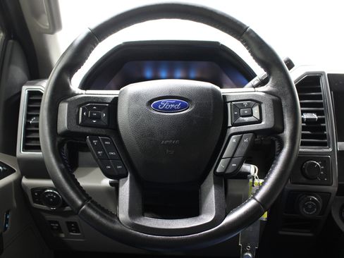 Used 2017 Ford F150 XLT w/ Equipment Group 302A Luxury AWD/4WD image 10