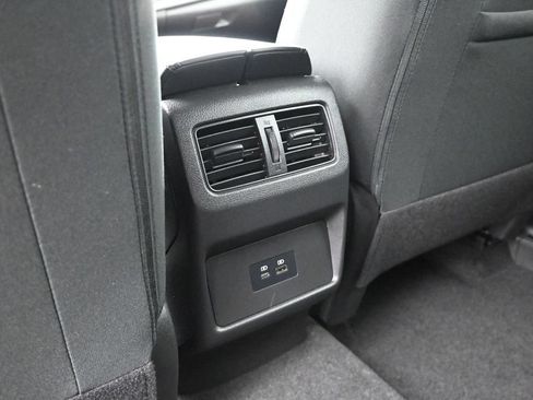 Used 2023 Nissan Rogue SV AWD/4WD image 13