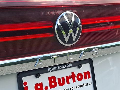 Used 2024 Volkswagen Atlas Cross Sport SE AWD/4WD image 30