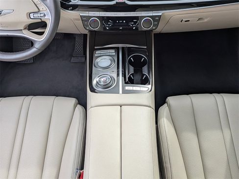 Used 2021 Genesis G80 2.5T image 17