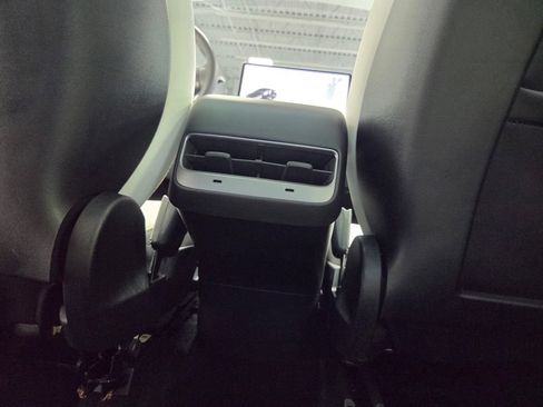 Used 2020 Tesla Model Y Long Range AWD/4WD image 19