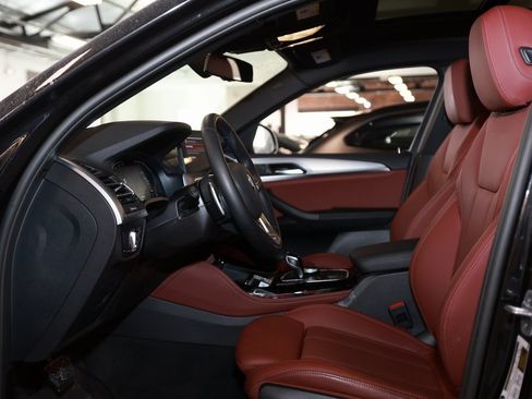 Used 2025 BMW X4 xDrive30i image 10