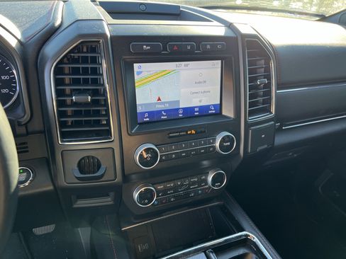 Used 2021 Ford Expedition Limited image 12