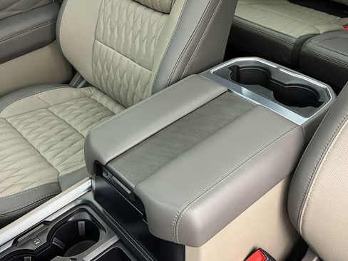 Used 2026 Ford F450 Platinum w/ Platinum Plus Package image 27