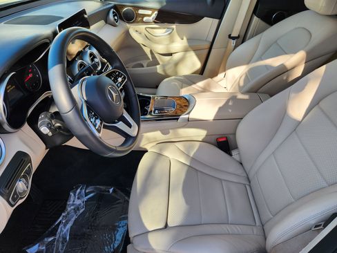 Used 2020 Mercedes-Benz GLC 300 image 14
