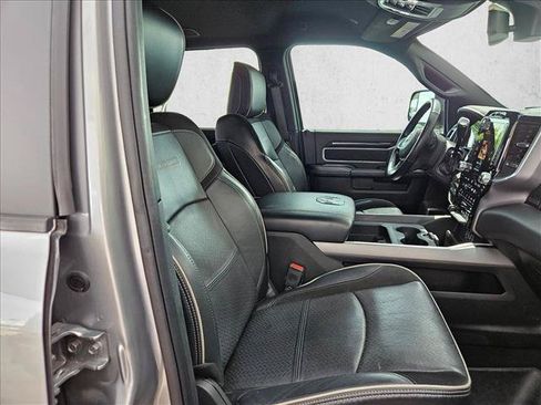 Used 2022 RAM 2500 Laramie w/ Night Edition AWD/4WD image 18