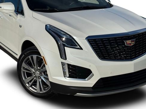 Certified 2025 Cadillac XT5 Premium Luxury image 12