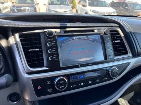 Used 2016 Toyota Highlander XLE AWD/4WD image 13
