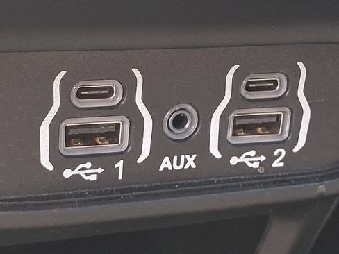 Used 2025 Chrysler Pacifica Select FWD image 25