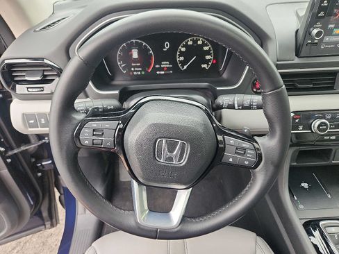 Certified 2023 Honda Pilot Touring image 19