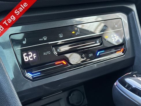 Certified 2024 Volkswagen Tiguan SE R-Line image 21