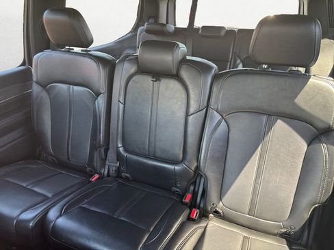 Used 2024 Jeep Wagoneer Series II w/ Flexible Seating Group AWD/4WD image 13