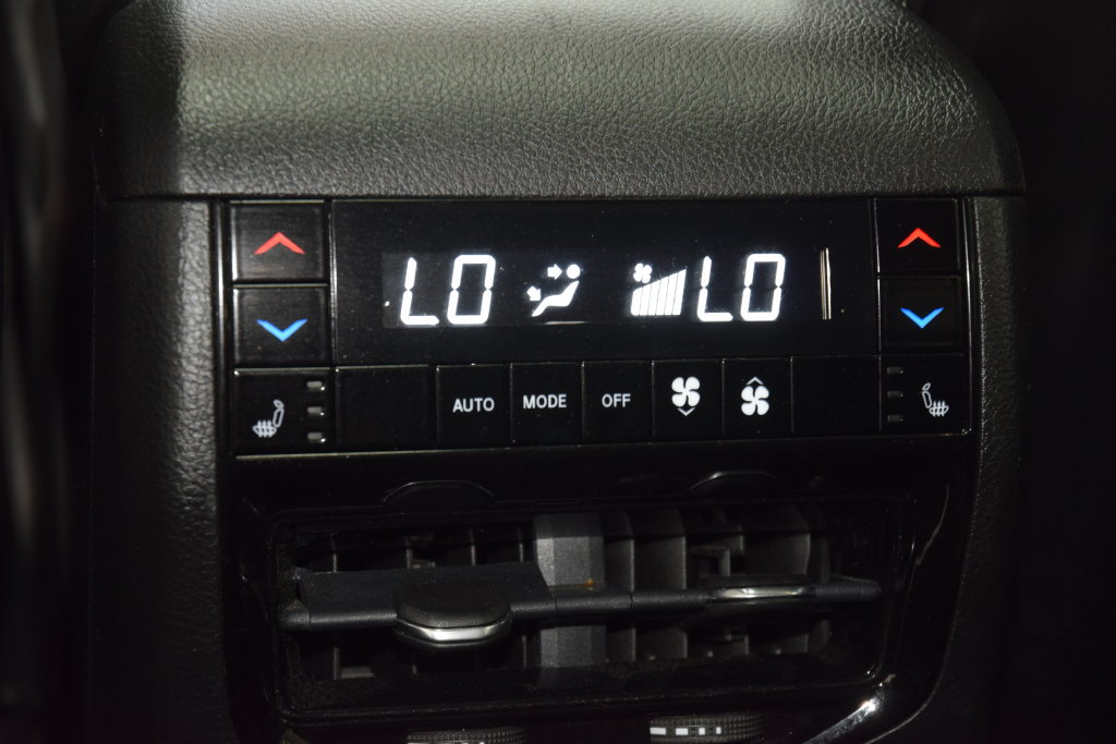Used 2022 Jeep Grand Cherokee Overland w/ Luxury Tech Group IV AWD/4WD image 45