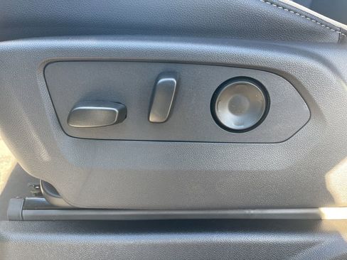 New 2026 Chevrolet Suburban Premier image 12