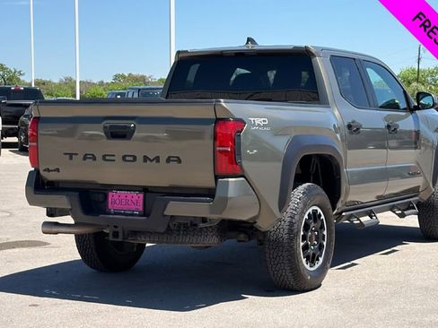 Used 2025 Toyota Tacoma TRD Off-Road image 7