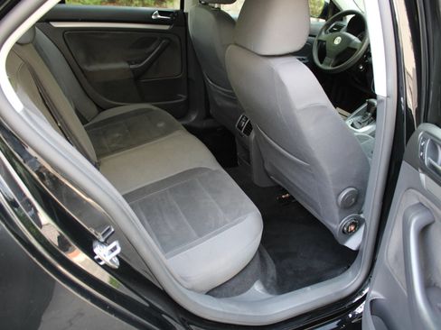 Used 2009 Volkswagen Jetta S FWD image 24