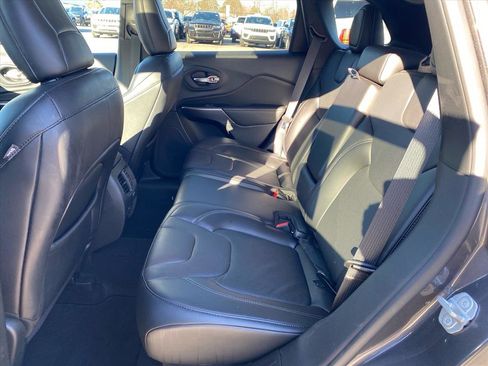 Used 2021 Jeep Cherokee Limited image 23