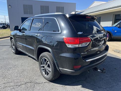 Used 2018 Jeep Grand Cherokee Limited image 3