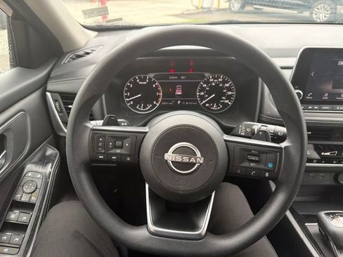 Used 2024 Nissan Rogue SV AWD/4WD image 14