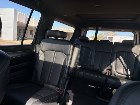 Used 2023 Jeep Wagoneer Series II image 36