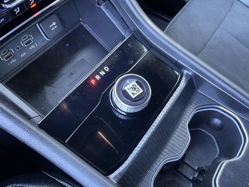 New 2025 Jeep Grand Cherokee L Laredo image 31